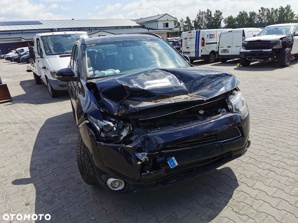 Mitsubishi Outlander Intense + - 3