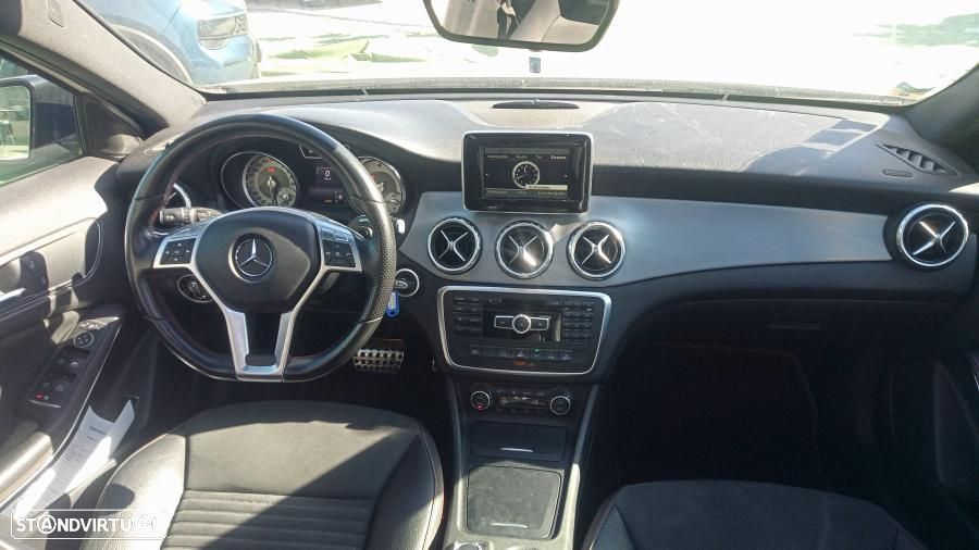 Mercedes-Benz GLA 220 CDI 4Matic 7G-DCT AMG Line - 9