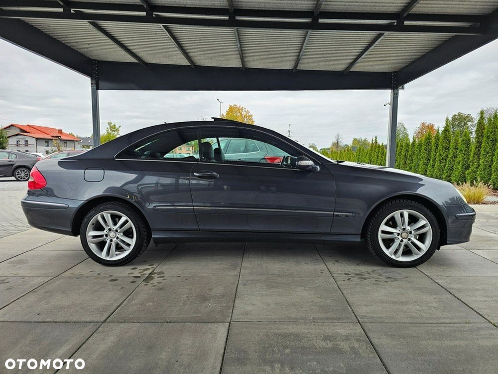 Mercedes-Benz CLK - 10
