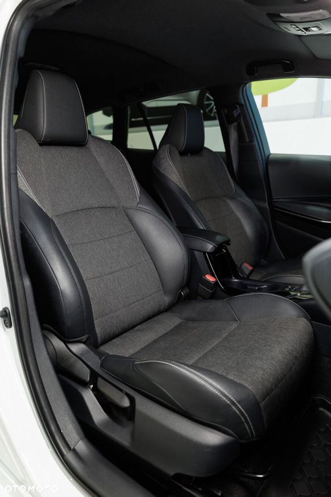 Toyota Corolla 2.0 Hybrid Comfort - 19