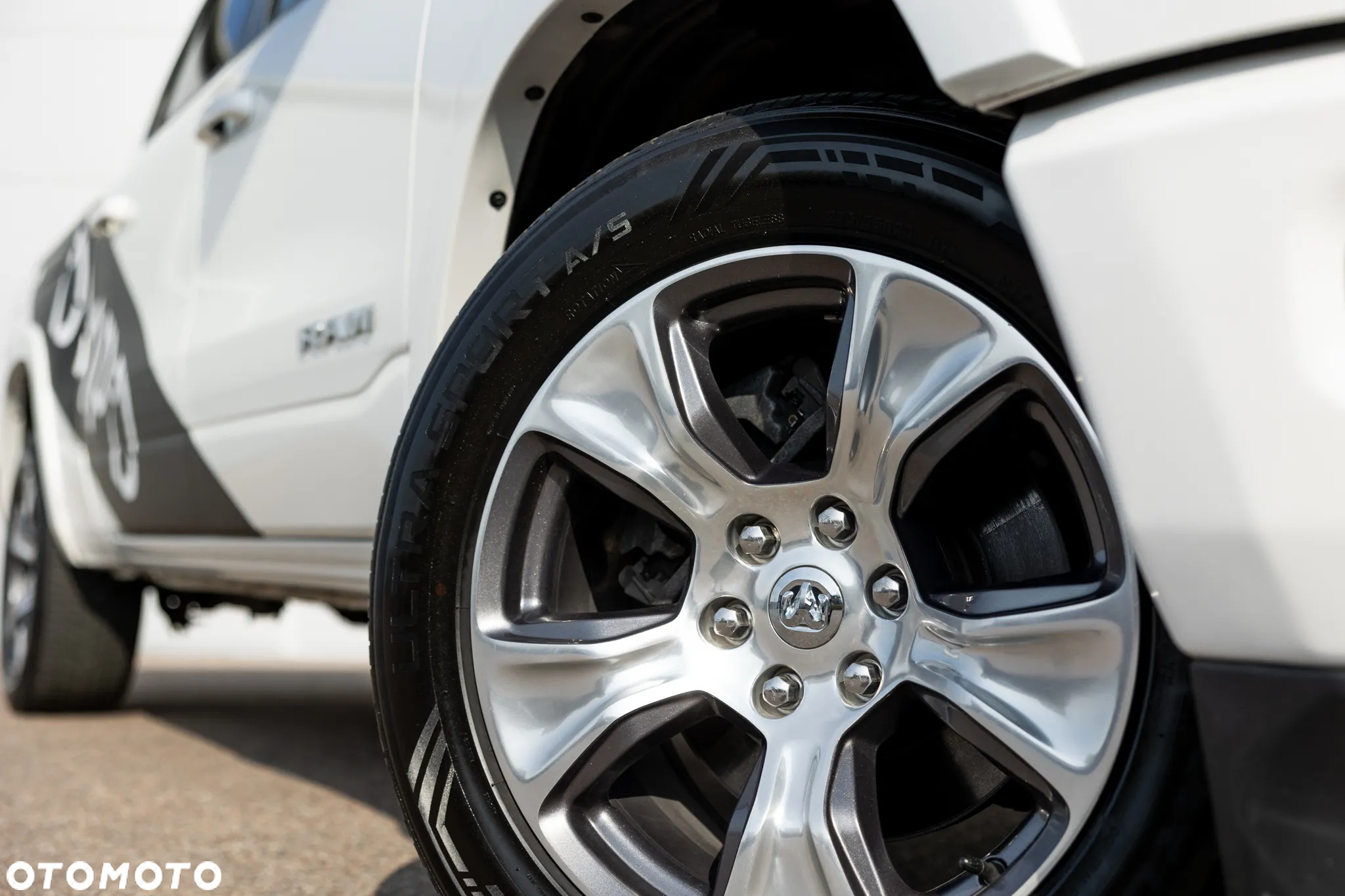 RAM 1500 5.7 Crew Cab Laramie - 7