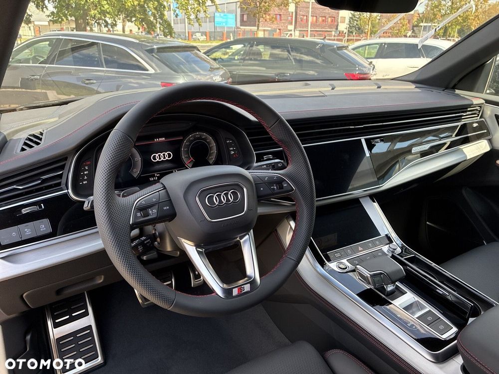 Audi Q8 - 10