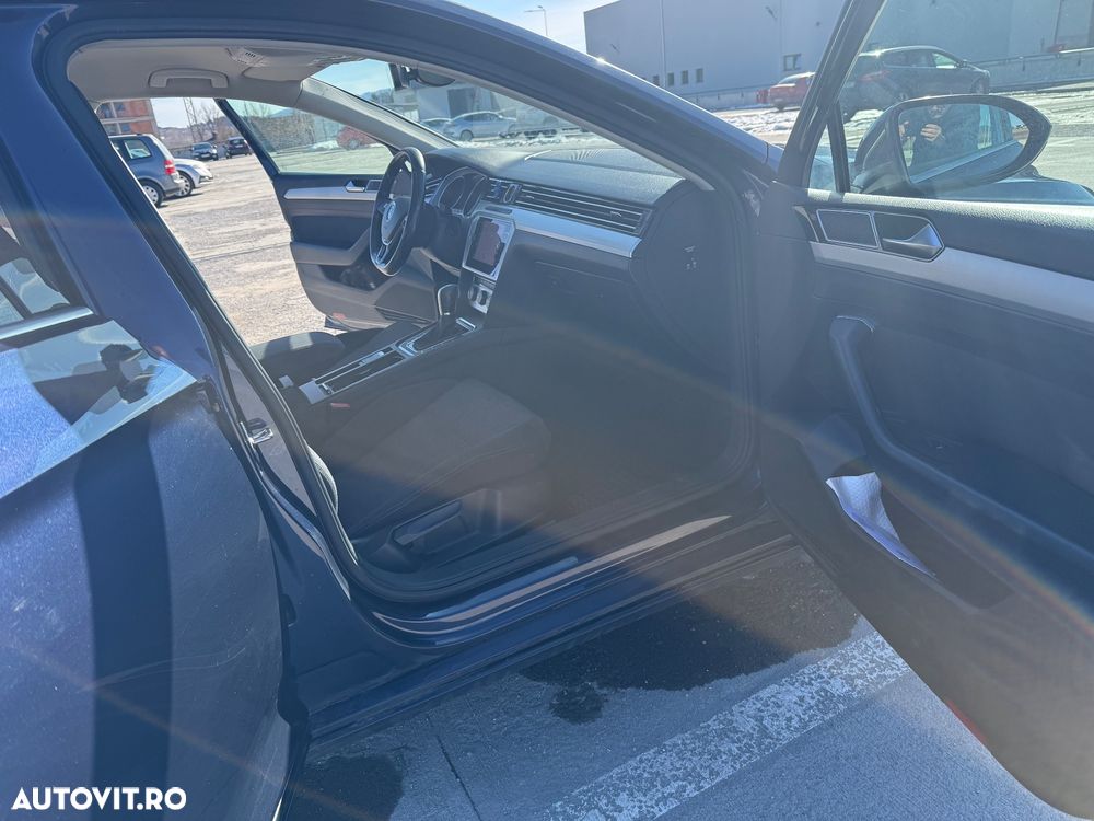 Volkswagen Passat 2.0 TDI DSG Comfortline - 16