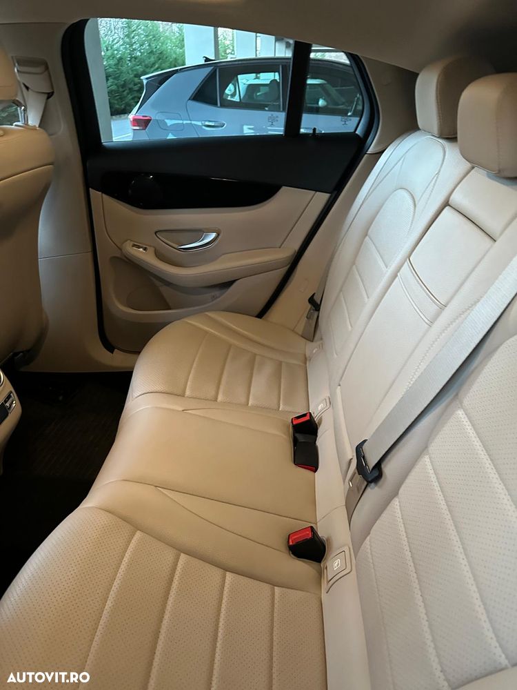 Mercedes-Benz GLC Coupe 250 4MATIC - 10