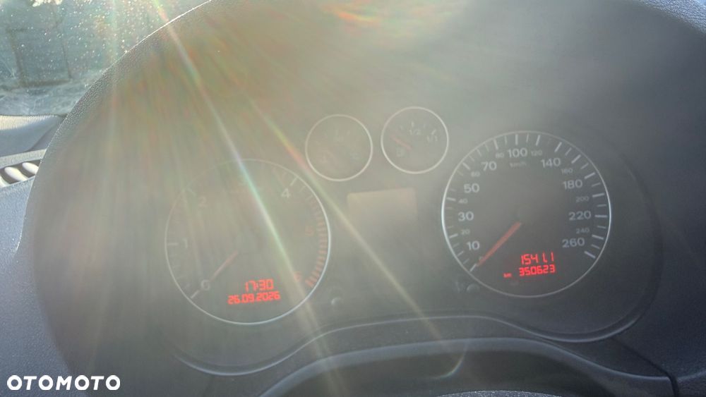 Audi A3 3-drzwiowe 1.9 TDI DPF S tronic Ambiente - 8