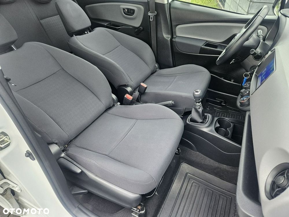 Toyota Yaris - 12