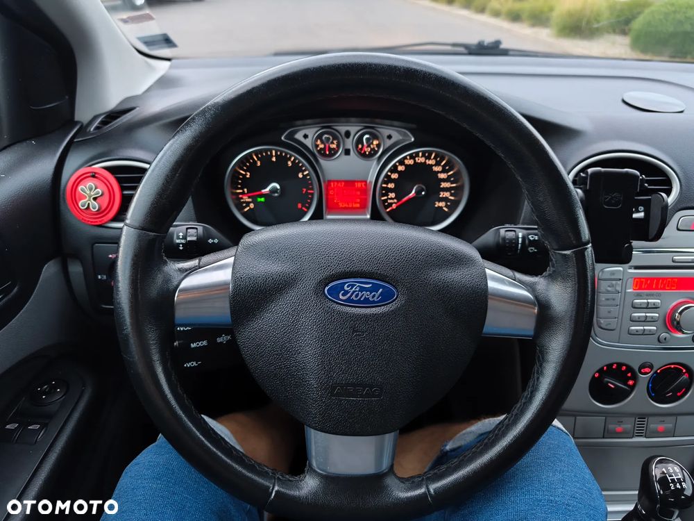 Ford Focus 1.6 16V Style - 24