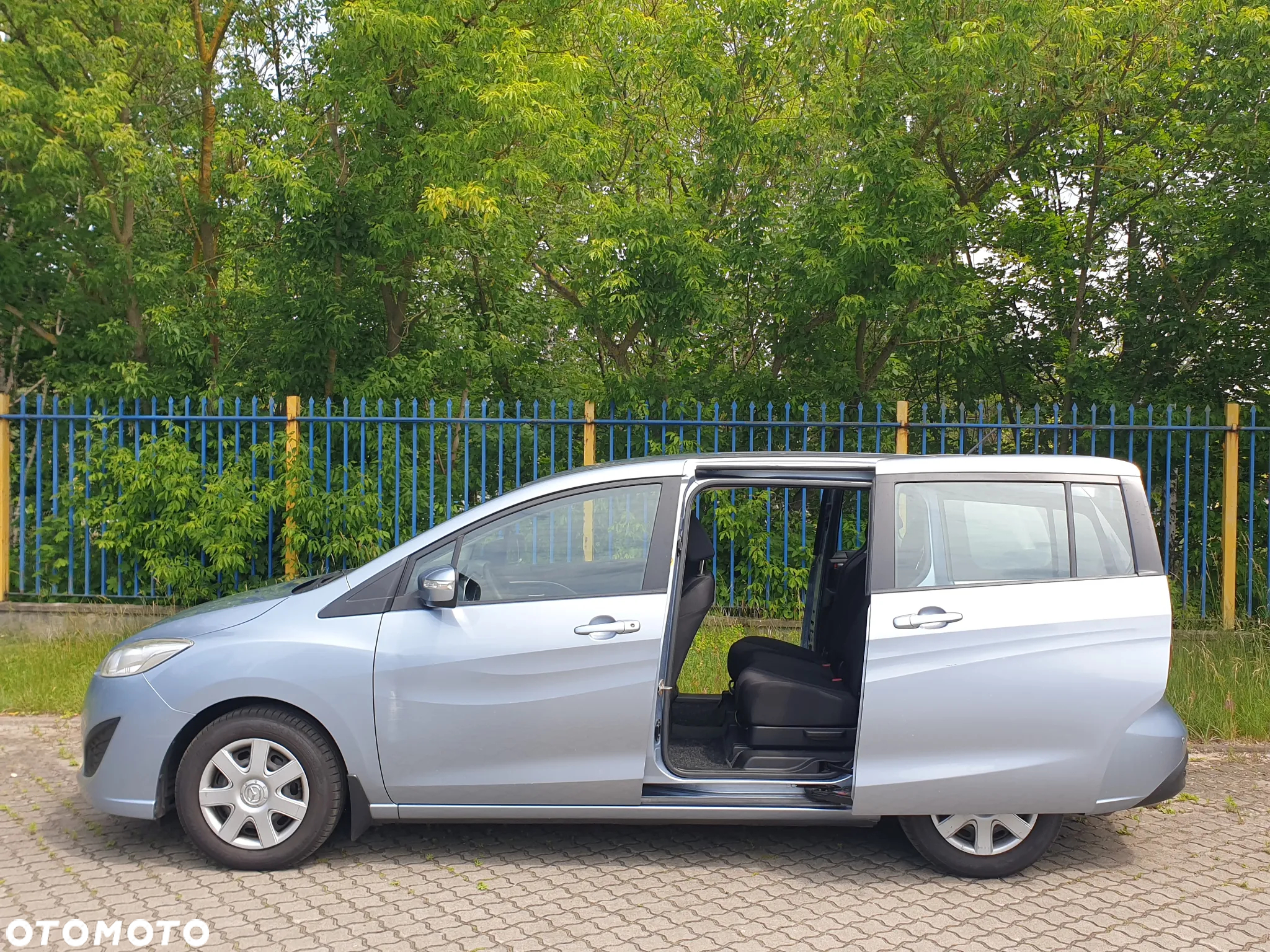 Mazda 5 - 7