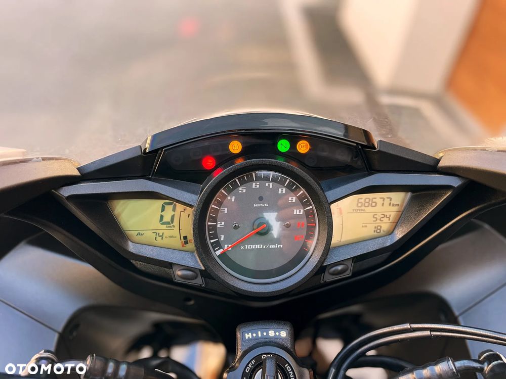 Honda VFR - 9