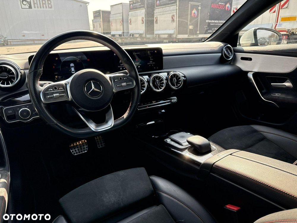 Mercedes-Benz CLA - 13