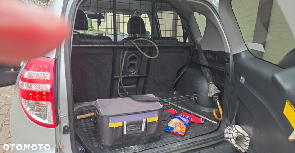 Toyota RAV4 - 10