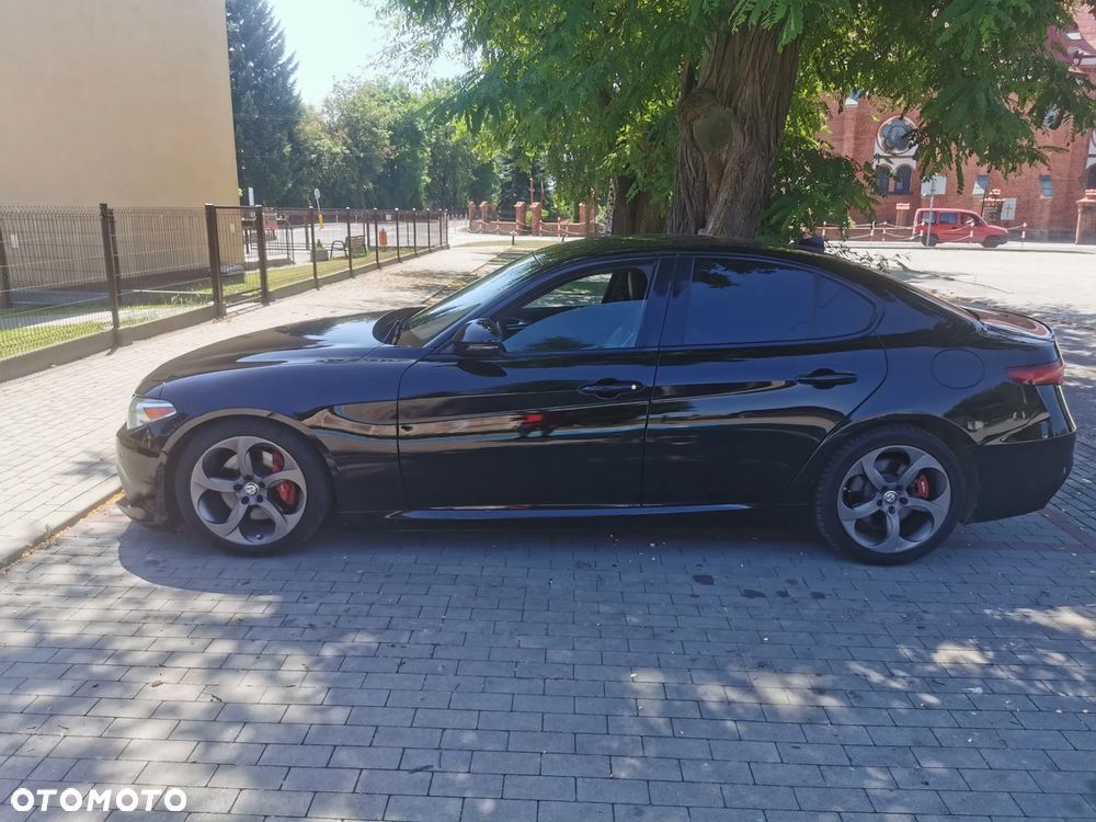 Alfa Romeo Giulia - 1