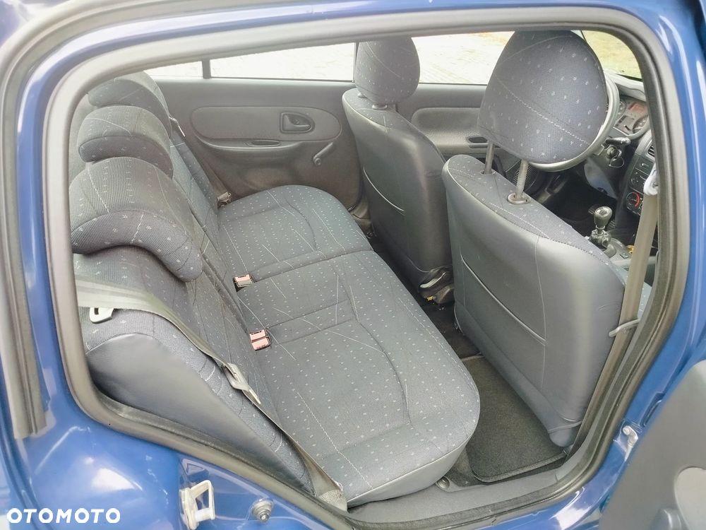 Renault Clio 1.2 16V Expression - 15