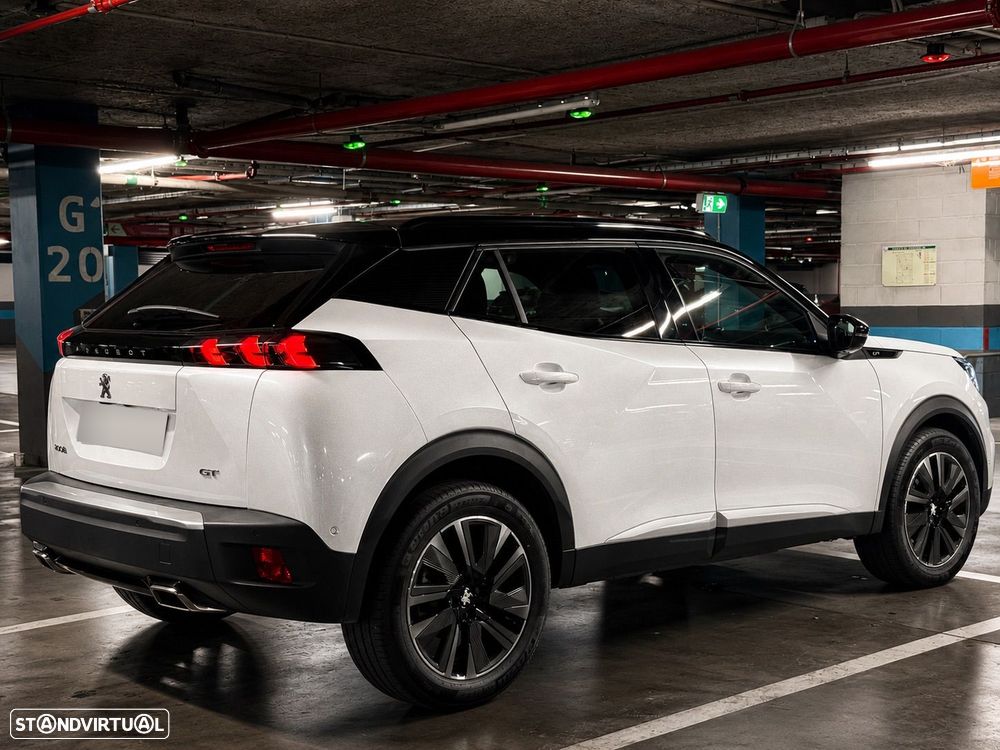 Peugeot 2008 PureTech 130 EAT8 GT Exclusive — fotografia 7