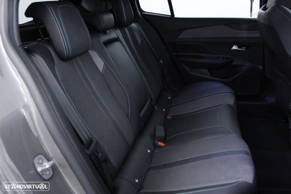 Peugeot 408 1.2 Hybrid Allure e-DCS6 - 16