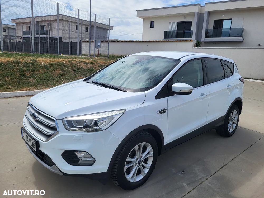 Ford Kuga 1.5 TDCi 2WD Powershift Titanium - 1