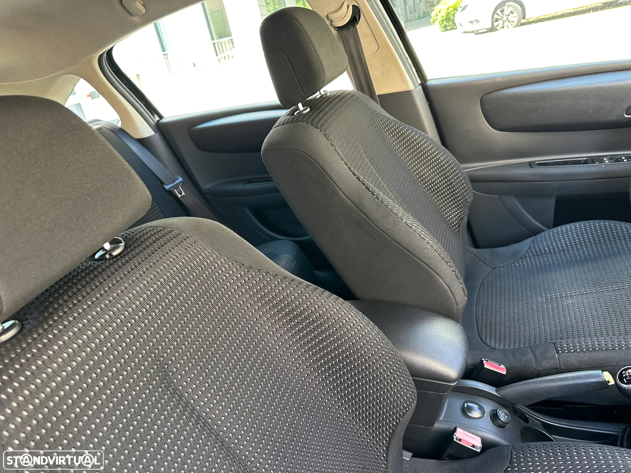 Citroën C4 1.6 HDi VTR Pack Airdream - 22
