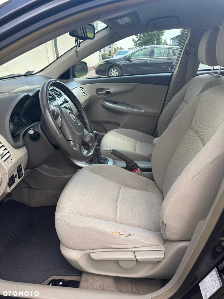Toyota Corolla - 8