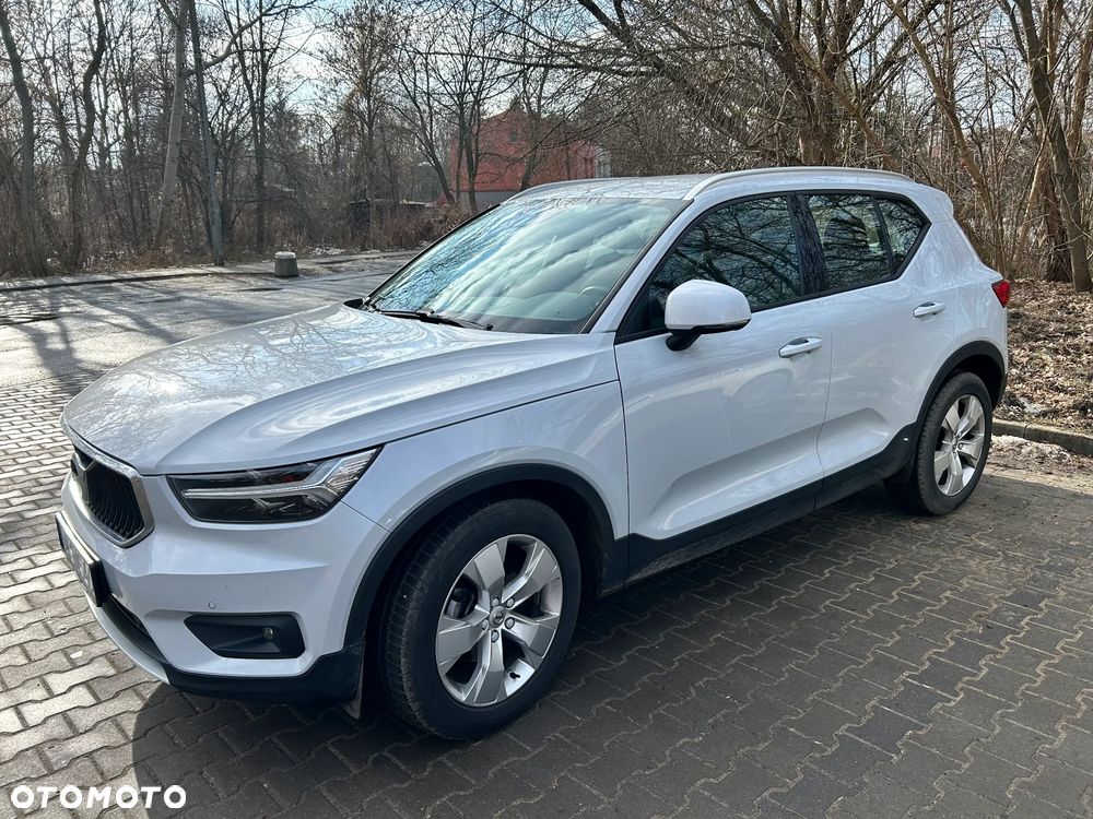 Volvo XC 40 T3 Momentum Pro - 2