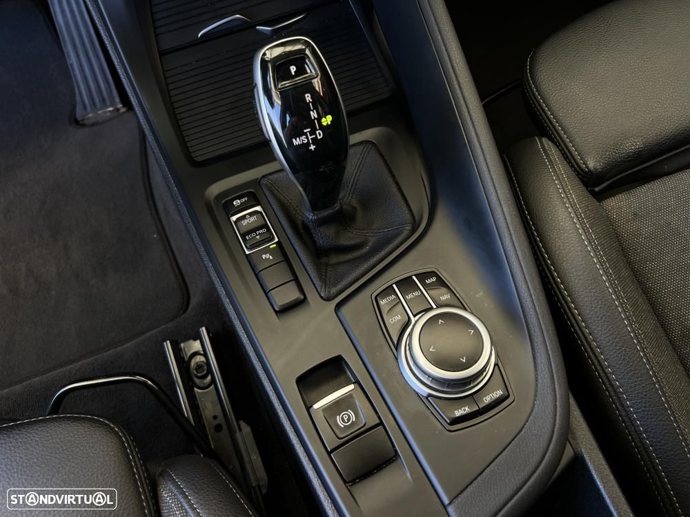 BMW X1 16 d sDrive Auto Line Sport - 17