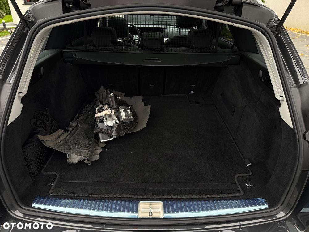 Mercedes-Benz Klasa E 200 4Matic 9G-TRONIC AMG Line - 39