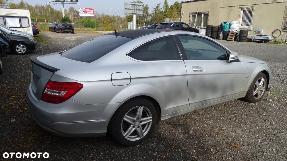 Mercedes-Benz Klasa C 180 CGI BlueEff - 10