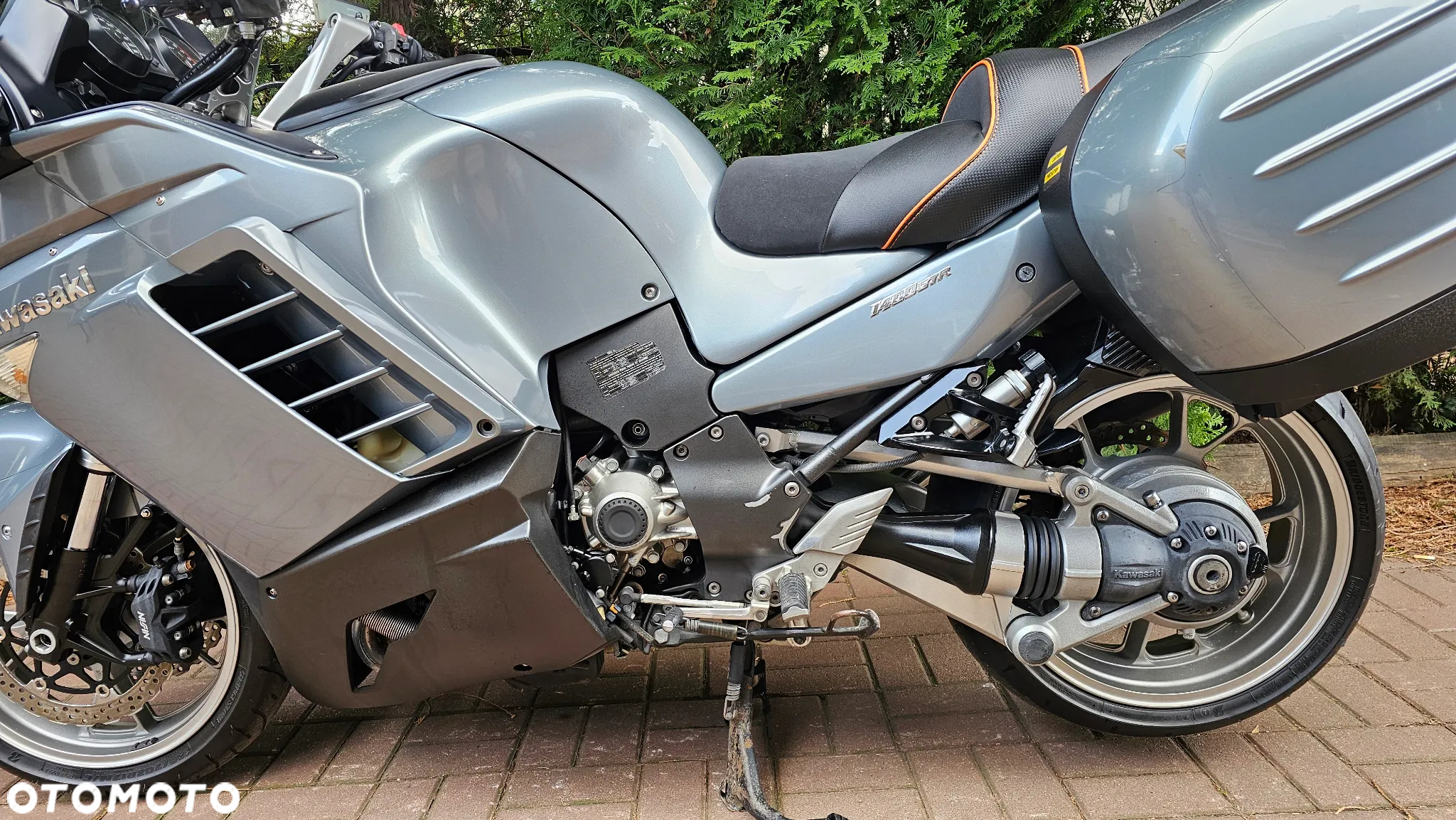 Kawasaki GTR - 19