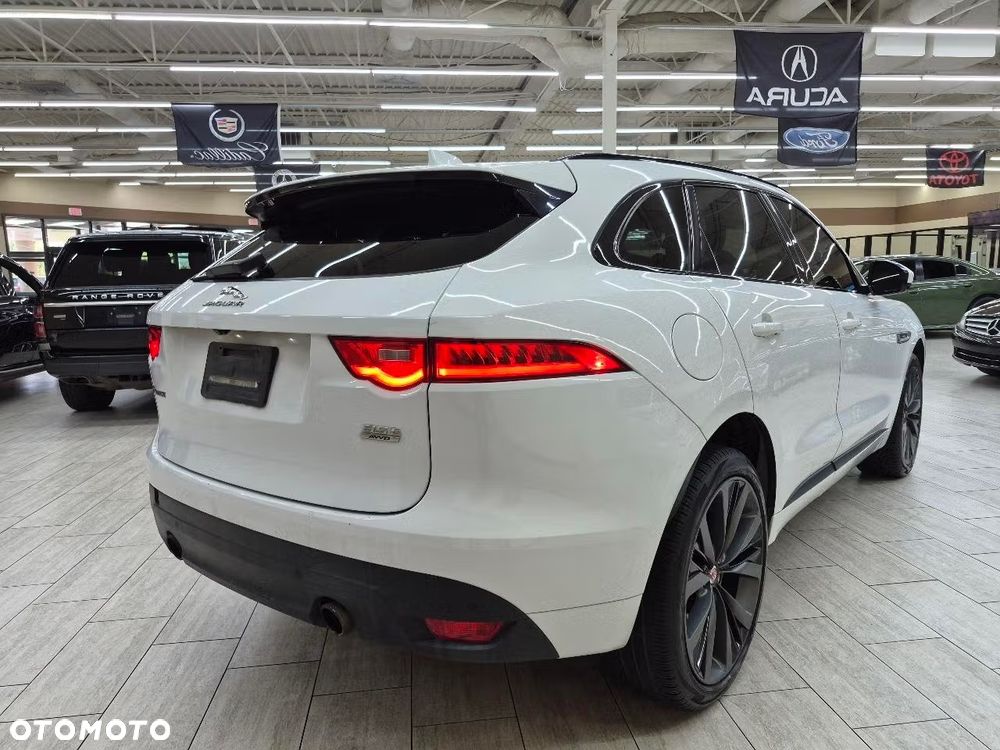 Jaguar F-Pace 2.0 i4D AWD R-Sport - 10