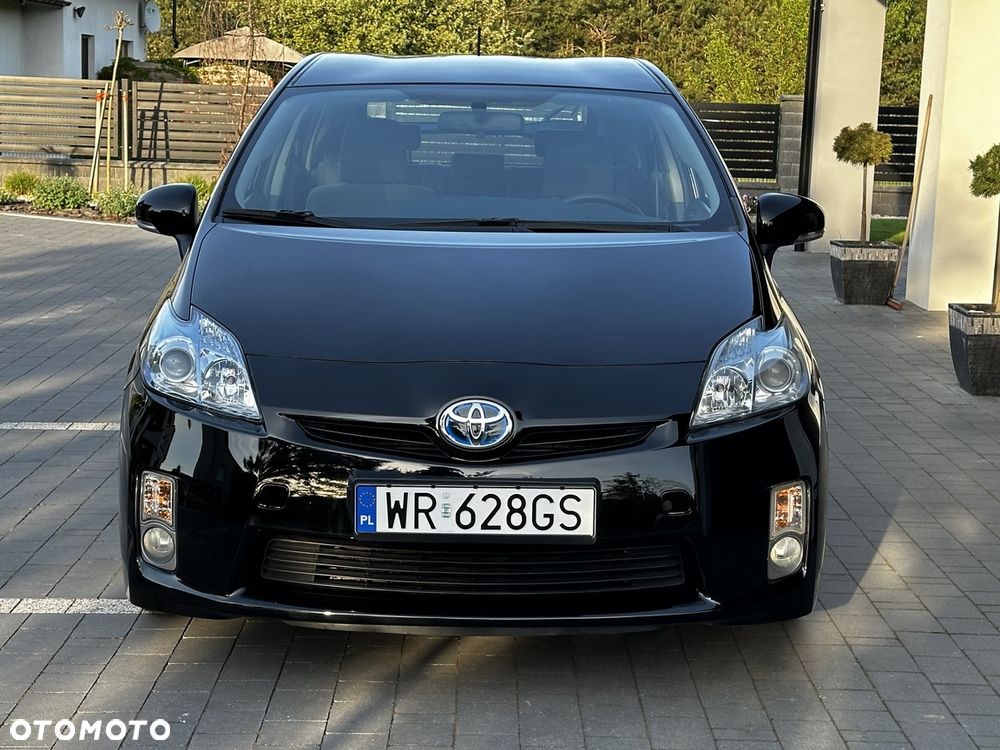Toyota Prius (Hybrid) - 12