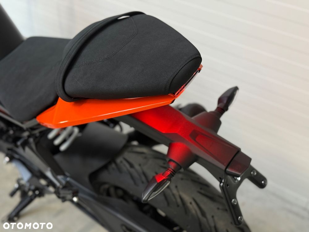 KTM RC 125 - 36