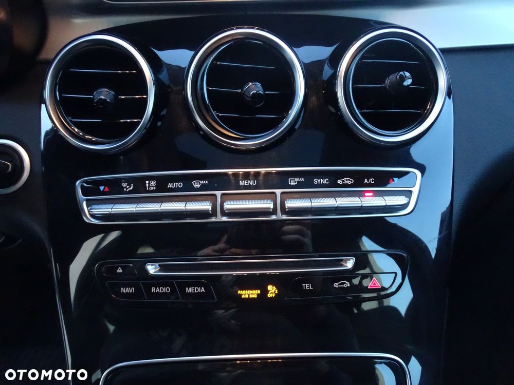 Mercedes-Benz GLC 250 4Matic 9G-TRONIC - 32