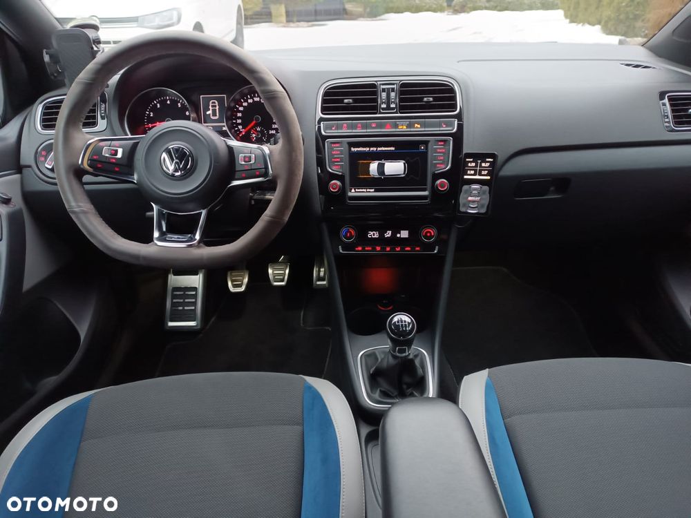 Volkswagen Polo - 12