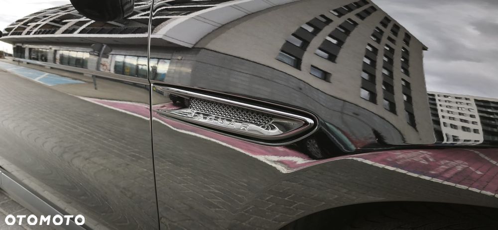 Jaguar F-Pace 2.0 i4D RWD Pure - 12
