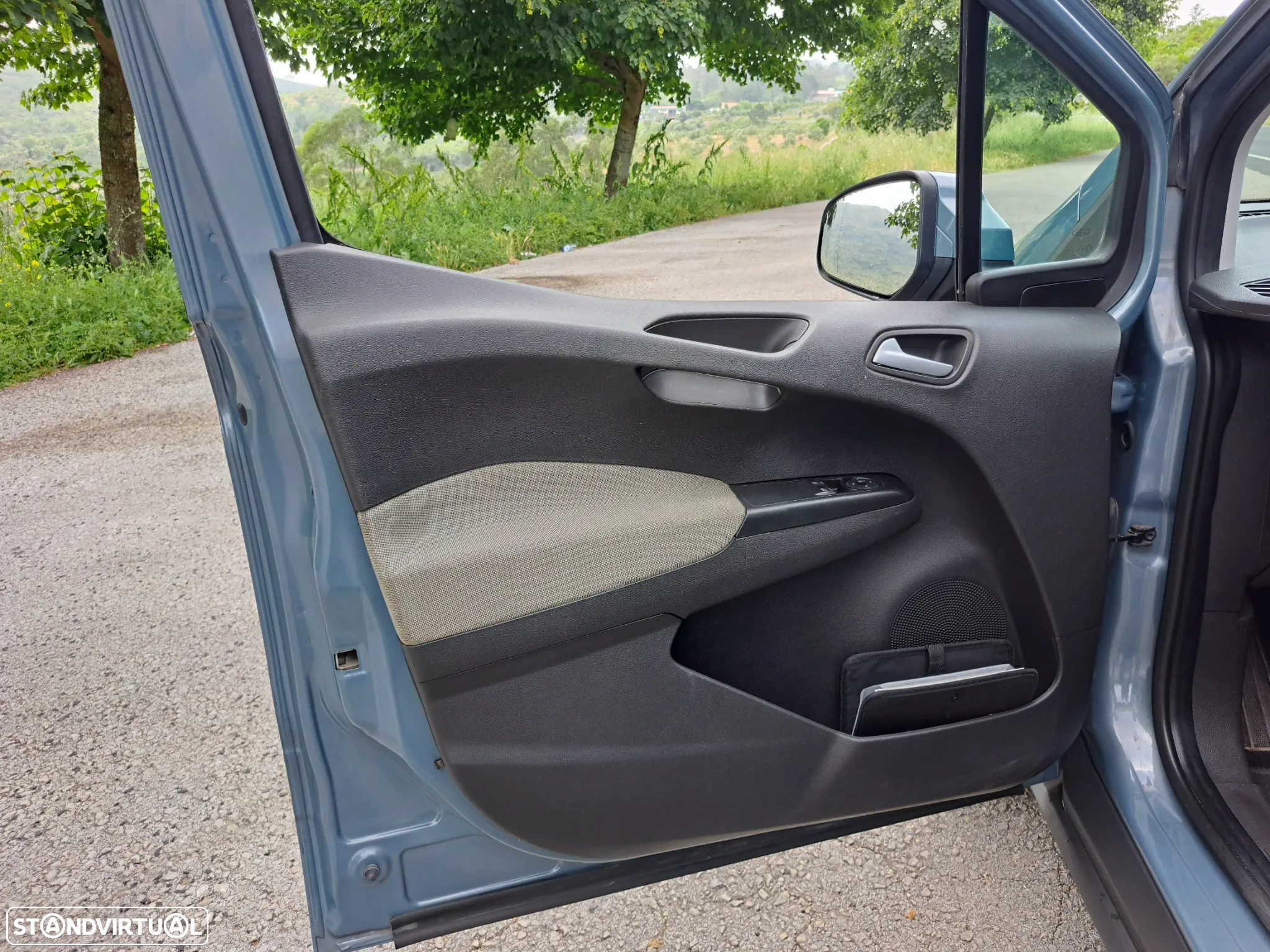 Ford Tourneo Courier 1.0 EcoBoost Titanium - 10