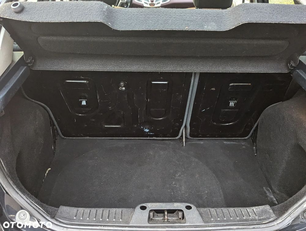 Ford Fiesta 1.4 Ghia EU5 - 12