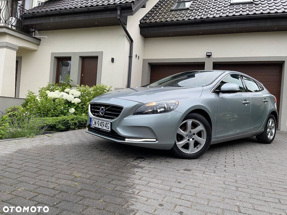 Volvo V40 D2 Momentum - 2
