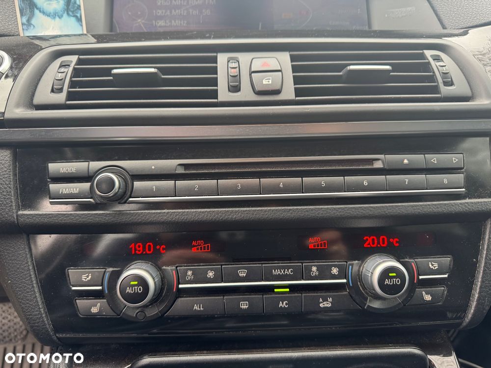 BMW Seria 5 528i xDrive Luxury Line - 25