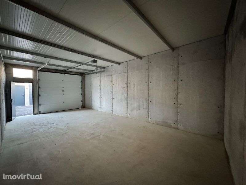 Arrenda-se Garagem (Box) Torres Vedras - Grande imagem: 2/5