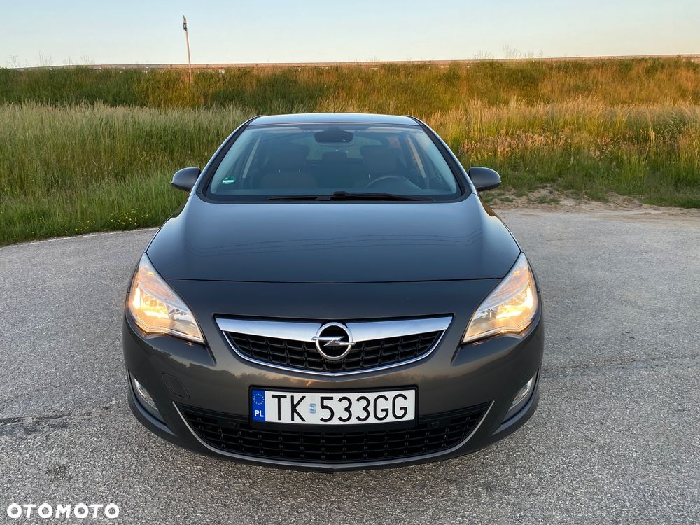 Opel Astra 1.4 Turbo Design Edition - 10