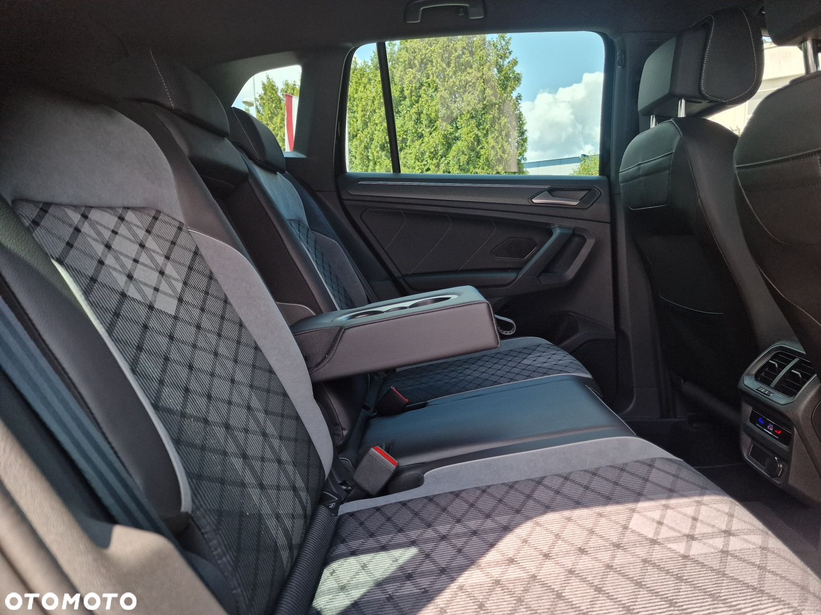 Volkswagen Tiguan 2.0 TDI SCR 4Mot R-Line DSG - 16