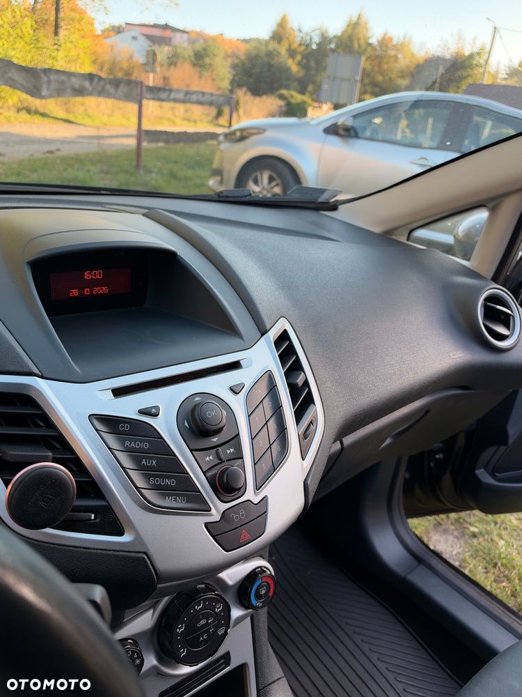Ford Fiesta - 16