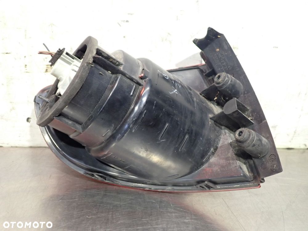 LAMPA LEWA TYLNA SEAT ALTEA 1.9 - 6