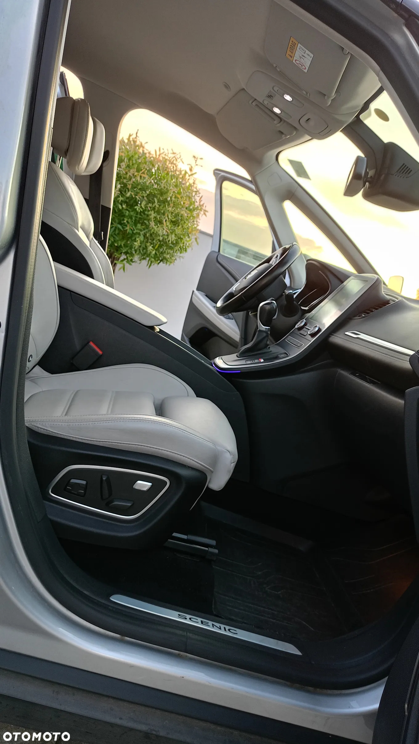 Renault Scenic 1.5 dCi Intens EDC - 13