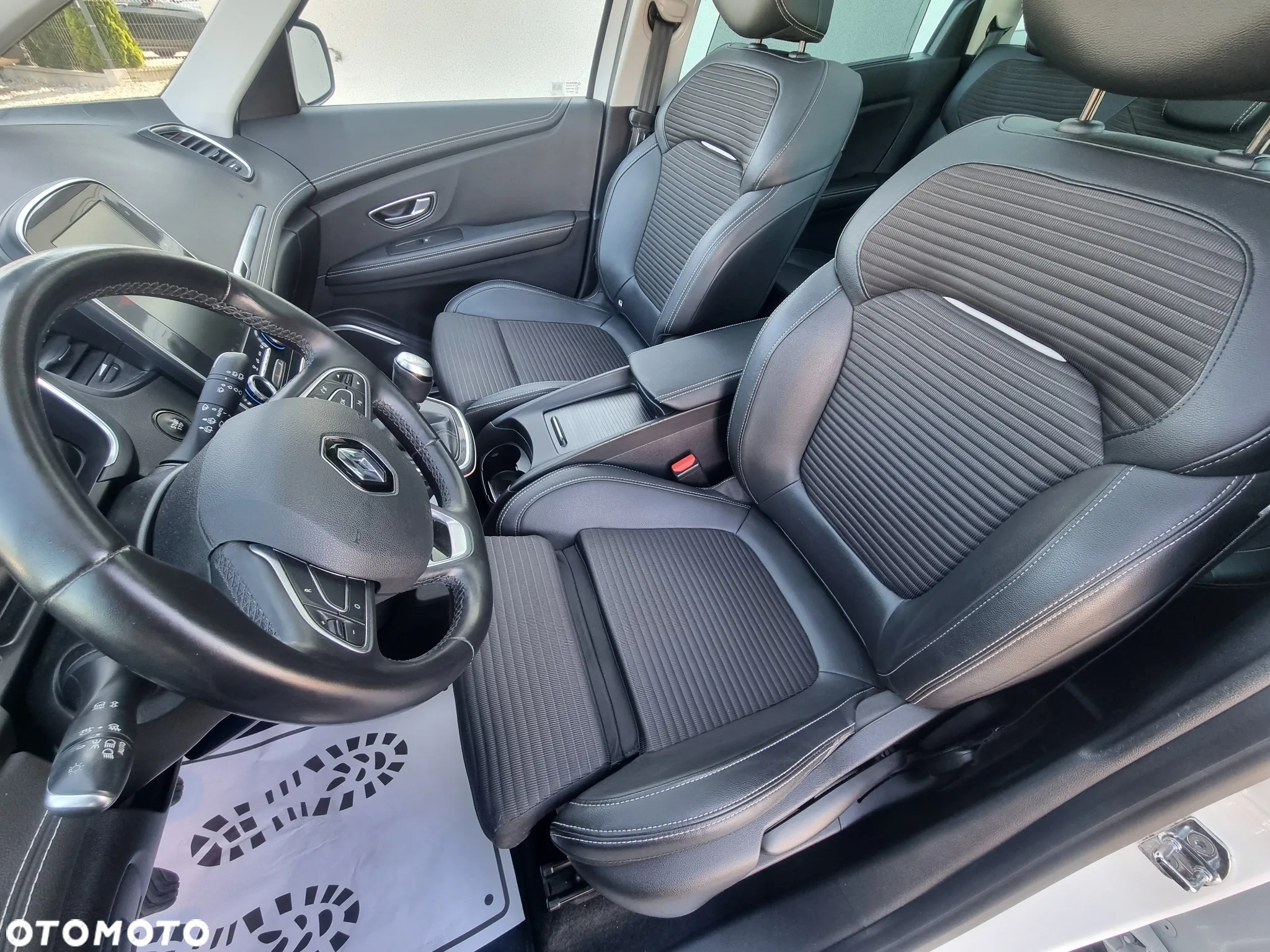 Renault Scenic BLUE dCi 150 BOSE EDITION - 9