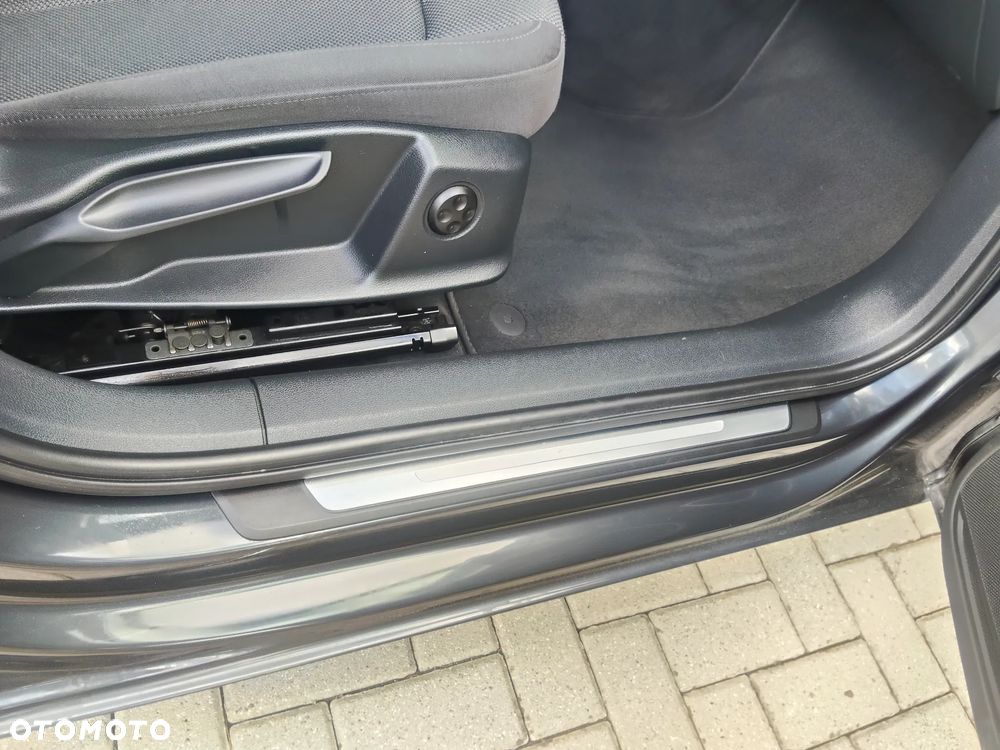 Audi A4 Avant 2.0 TDI S tronic design - 29