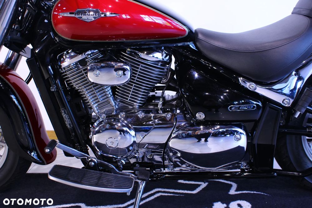 Suzuki Intruder - 22