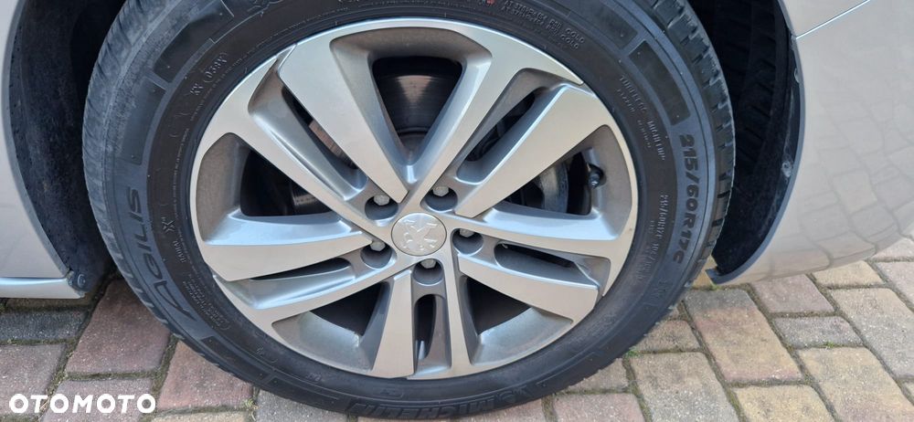 Peugeot Traveller - 9