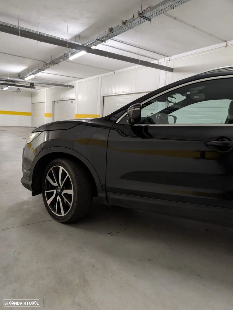 Nissan Qashqai 1.6 dCi Tekna 19 Alcantara Xtronic - 2