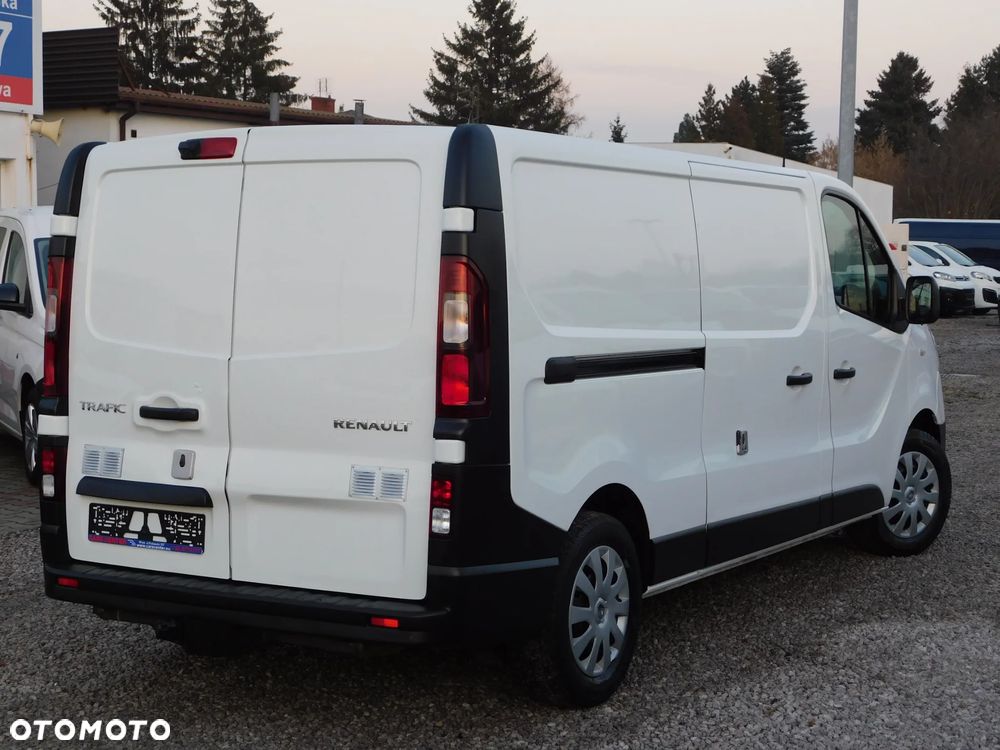 Renault TRAFIC - 2