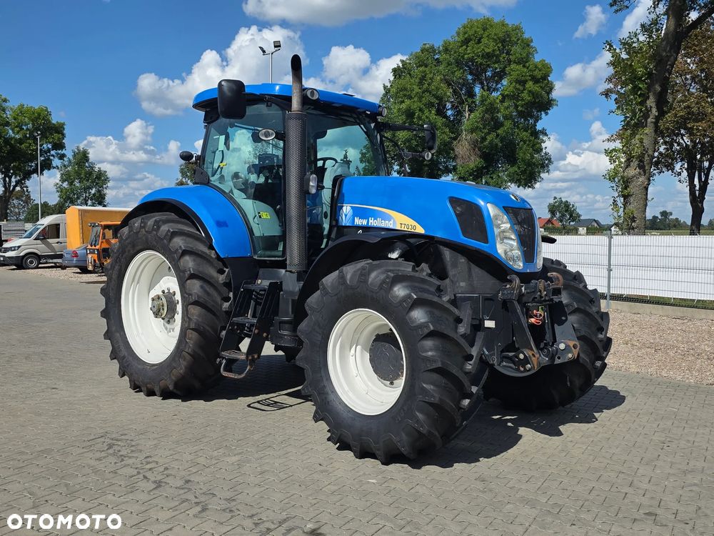 New Holland T7030 PC 2011R - 32